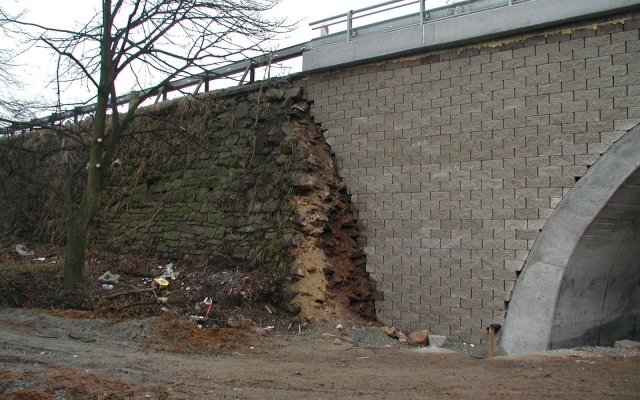 Rekonstrukcja mostu w Sebranicach