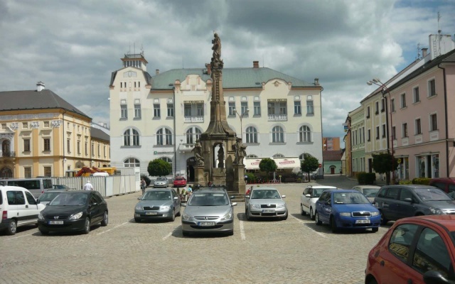 Wzmocnienie warstwy podbudowy parkingu na placu Přemysla Otakara w Litovli