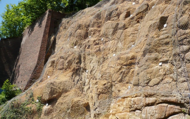 Ochrona masywu skalnego przed erozją w Teplicach