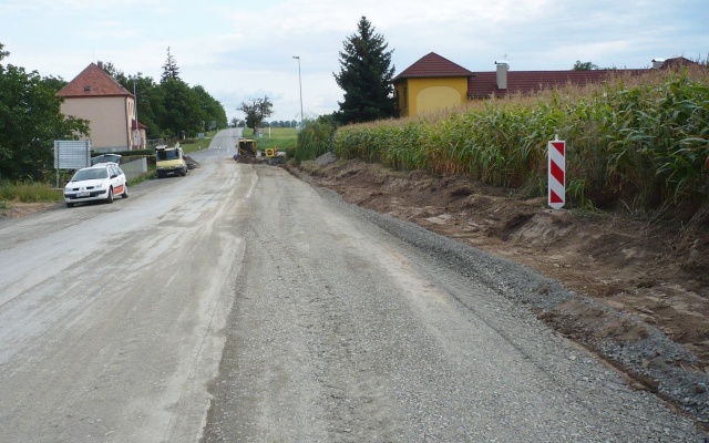 Podłużne odwodnienie drogi w Dubie nad Moravou