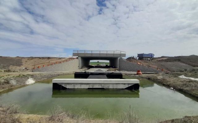Wzmocnione skrzydła mostu na autostradzie D35, Časy – Ostrov