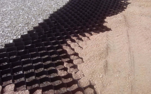 Stabilizacja warstw podbudowy pod placem zabaw w Popradzie