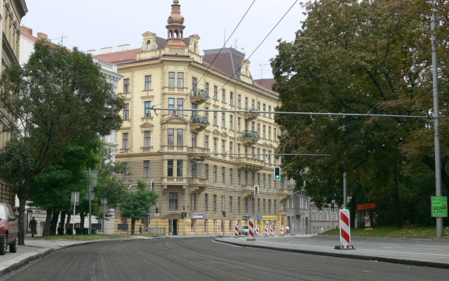 Celopowierzchniowa ochrona przed pęknięciami na ulicy Koliště w Brnie