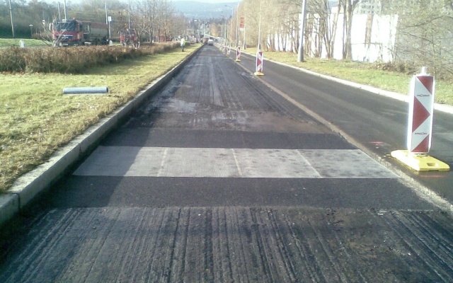 Lokalne wzmocnienie nawierzchni jezdni w Pradze