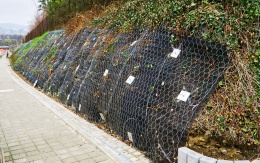 Zabezpieczenie stateczności zbocza za pomocą kotew gruntowych na drodze III/48414 w Lubně