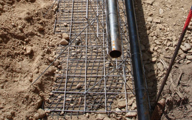 Strome skarpy z gruntu zbrojonego realizowane w ramach przebudowy drogi II/150