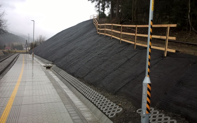 Ochrona skarpy przed erozją przy stacji kolejowej Velké Karlovice