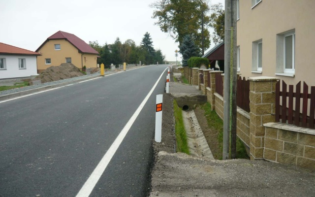 Rekonstrukcja i wzmocnienie pobocza w Nové Vsi koło Světlé nad Sázavou