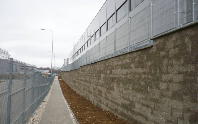 Liberec, mur oporowy na terenie parku VGP