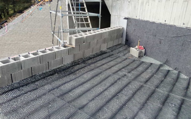 Modernizacja autostrady D1, odcinek 04, Ostředek – Šternov, wzmocnione skrzydła mostu