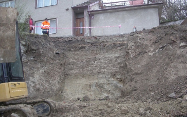 Sanacja osuwiska lokalnej drogi w Louce u Ostrohu