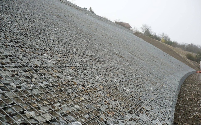 Sanacja osuwiska stoku przy drodze II/237 w Novém Strašecí