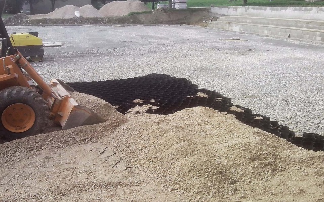 Stabilizacja warstw podbudowy pod placem zabaw w Popradzie