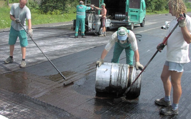 Wzmocnienie warstw asfaltowych w Ostrawie