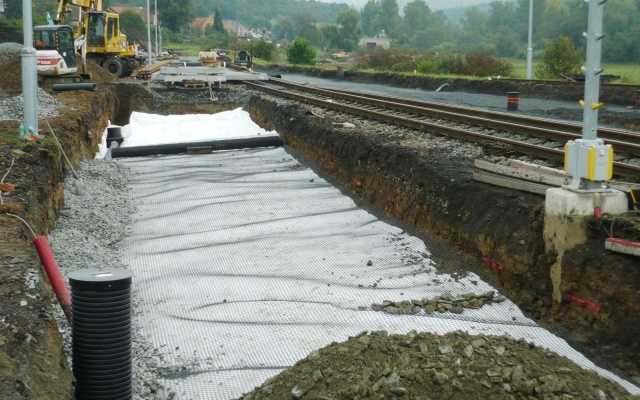 Stabilizacja podłoża pod linią kolejową w Bylnicy