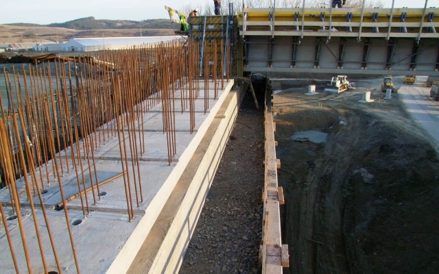 Przyczółki mostowe z gruntu zbrojonego na autostradzie D1 koło Levočy