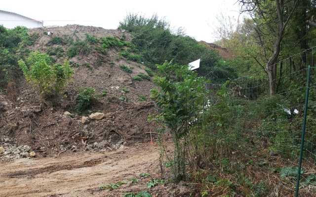 Rozszerzenie nasypu drogi dojazdowej na przedmieściach Vyškova