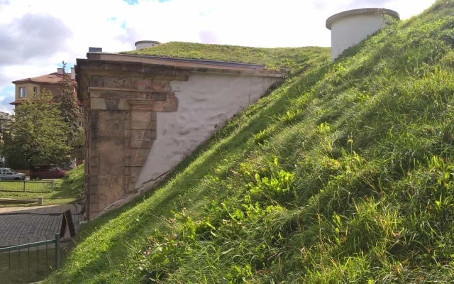 Wzmocnione i zbrojone zbocza przy Písecké bráně w Pradze