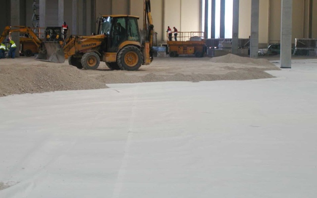 Separacja pod posadzką hali produkcyjnej w Rájecké Lesné