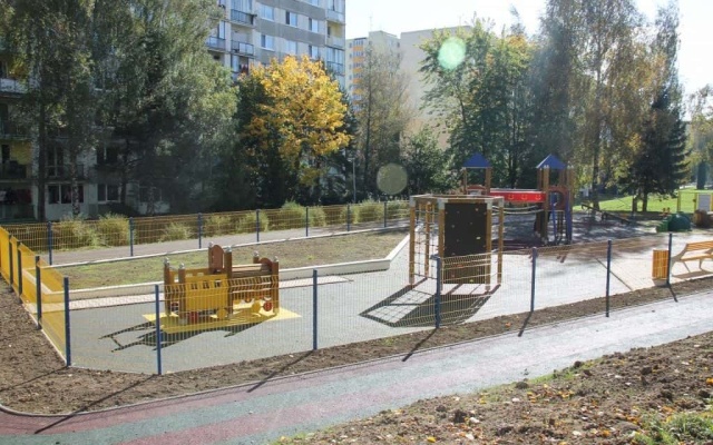 Stabilizacja warstw podbudowy pod placem zabaw w Popradzie