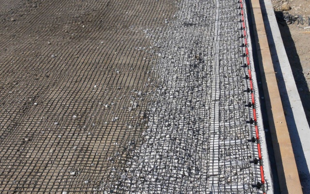 Wzmocniona ściana przy podporze mostu na autostradzie D1 Senec – Blatné, skrzyżowanie Blatné