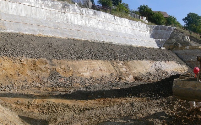 Sanacja osuwiska stoku przy drodze II/237 w Novém Strašecí