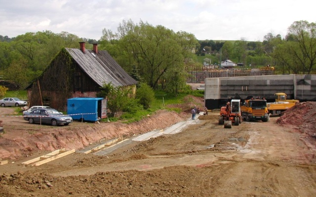 Mostowy przyczółek i mur oporowy na obejściu drogi I/16 Vestřev – Chotěvice