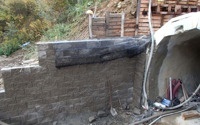 Portál drenażowej sztolni przy zbiorniku Šance