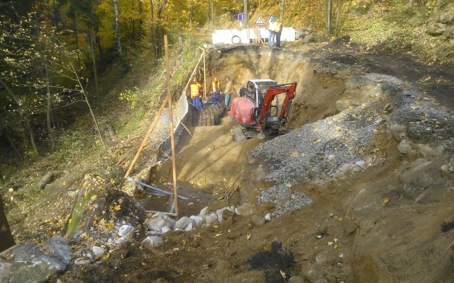 Sanacja osuwiska drogi w Jabloncu nad Nysą