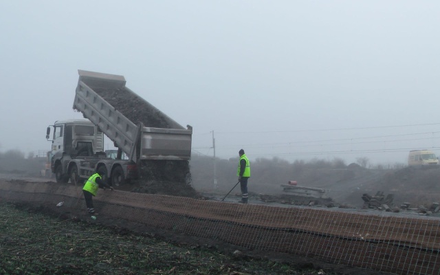 Ochronny wał przeciwpowodziowy na linii kolejowej Zaječí–Šakvice