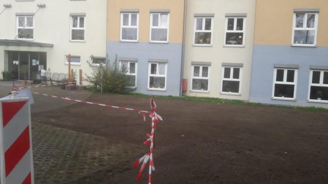 Rozszerzenie miejsc parkingowych za pomocą płyt trawnikowych