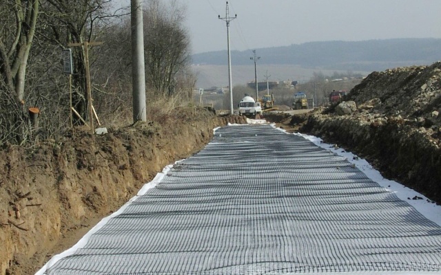 Mur oporowy centrum handlowego Olympia w Pilźnie