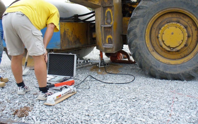 Posadowienie hali na terenie podmokłym z wykorzystaniem platformy rozkładającej z geosiatkami Tensar