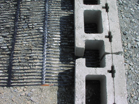 Mostowe przyczółki estakady autostradowej w Ostrawie