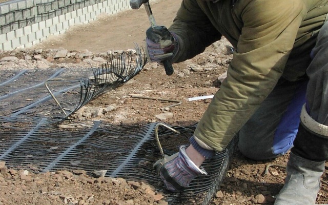 Mur oporowy centrum handlowego Olympia w Pilźnie