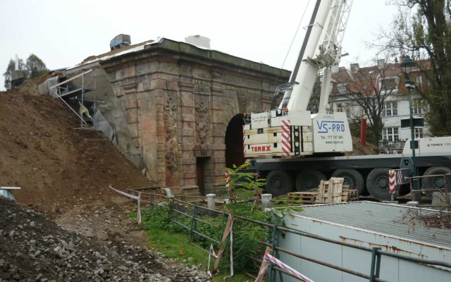 Wzmocnione i zbrojone zbocza przy Písecké bráně w Pradze