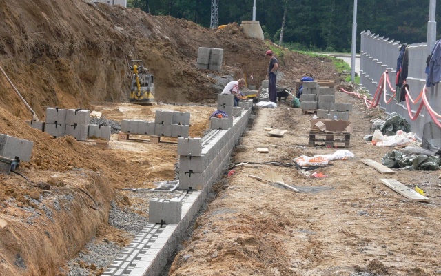 Liberec, mur oporowy na terenie parku VGP