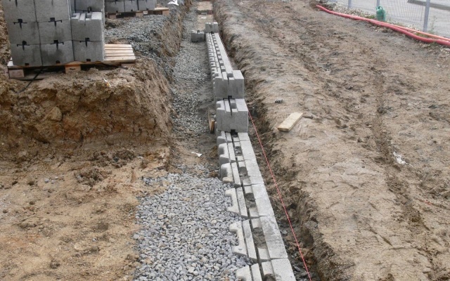 Liberec, mur oporowy na terenie parku VGP