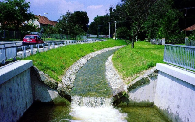 Rekonstrukcja koryta potoku w Sloupie