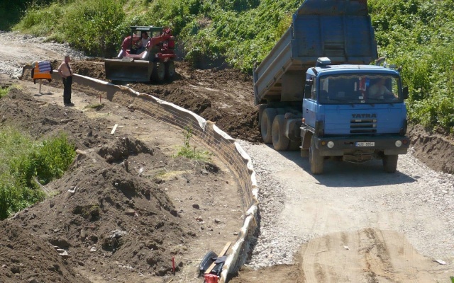 Najezdowa rampа z gruntu wzmocnionego w Valtířovie