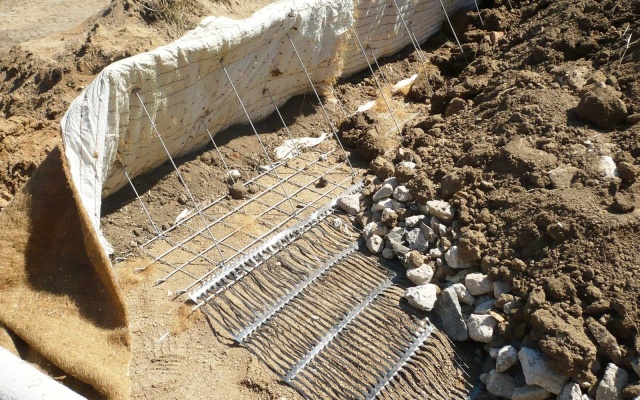 Najezdowa rampа z gruntu wzmocnionego w Valtířovie