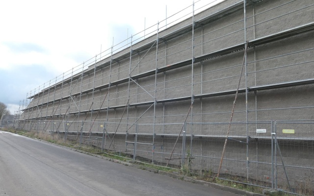 Ściany oporowe w parku przemysłowym w Ostrovie nad Ohří