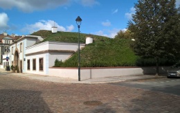 Wzmocnione i zbrojone zbocza przy Písecké bráně w Pradze