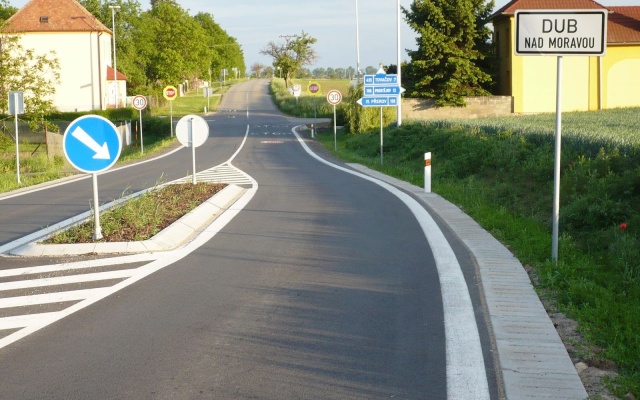 Podłużne odwodnienie drogi w Dubie nad Moravou