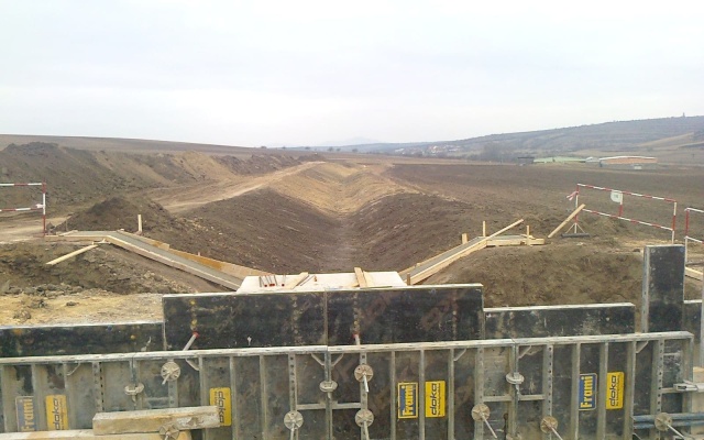 Zbiorczy rów odprowadzający na Holém kopci w Kobylí