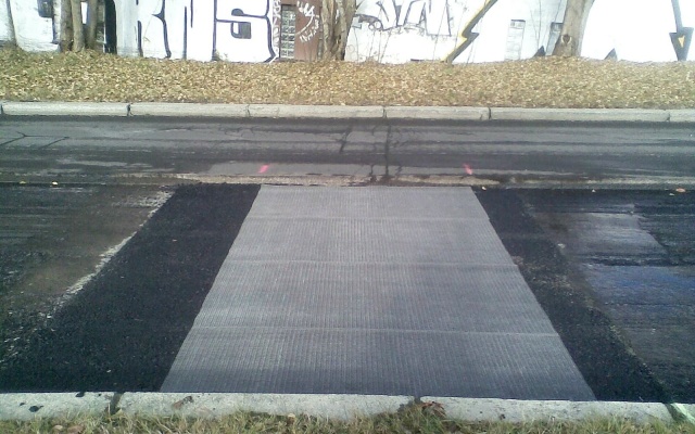 Lokalne wzmocnienie nawierzchni jezdni w Pradze