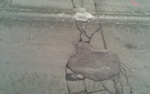 Lokalne wzmocnienie nawierzchni jezdni w Pradze