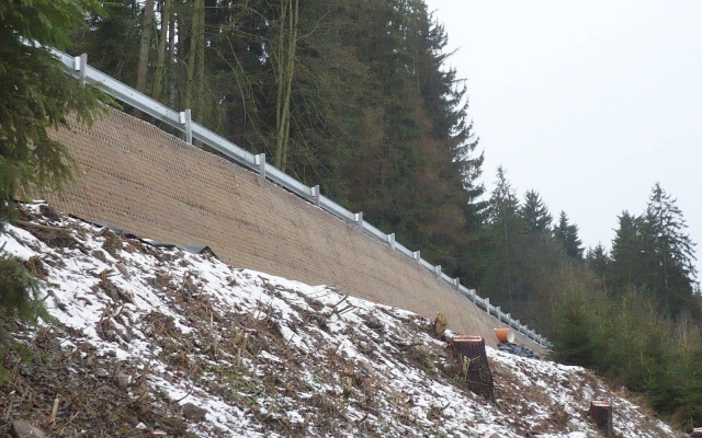 Sanacja osuwiska skarpy drogi II/357 w Strachujowie