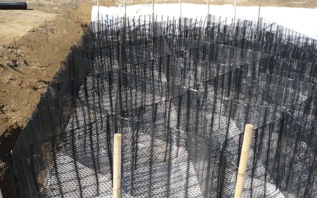 Posadowienie nowo budowanego nasypu modernizowanej drogi II/405 Příseka–Brtnice