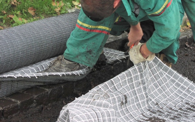 Celopowierzchniowa ochrona przed pęknięciami na ulicy Koliště w Brnie